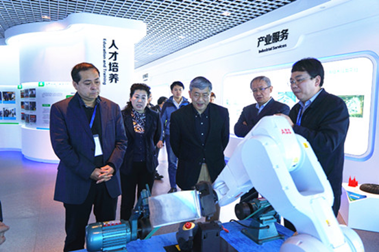 NSFC重大研究計(jì)劃&ldquo;共融機(jī)器人基礎(chǔ)理論與關(guān)鍵技術(shù)&rdquo;立項(xiàng)研討會(huì)圓滿(mǎn)召開(kāi)